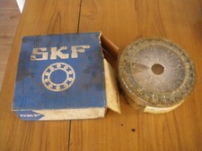 SKF 24028 CC W33 Spherical Roller Bearing with Cylindrical Bore 140x210x69mm