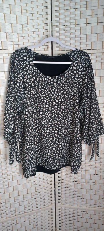 Womens PAPERMOON Black & White Cheetah /  Leopard Print Top Tie Sleeves Size 2X