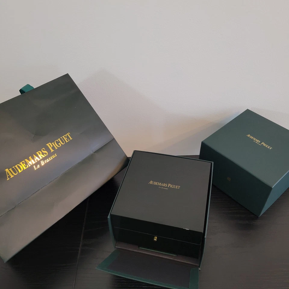 Caja de reloj Audemars Piguet con todos los accesorios Foto 3 de 4