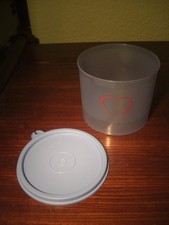 Tupperware runde Dose mit Herz vermutlich unbenutzt