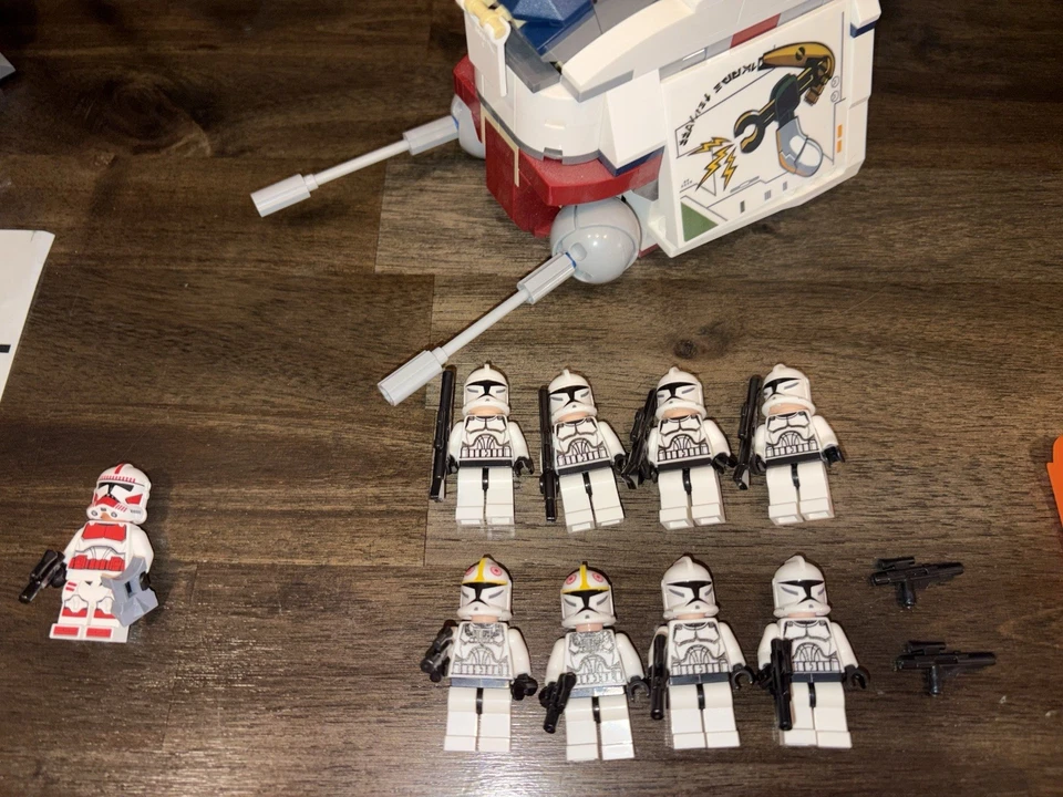 BRICKZ Custom Star Wars Republic Dropship AT-OT 10195 & Red LEGO Coruscant Clone - Image 4 of 4