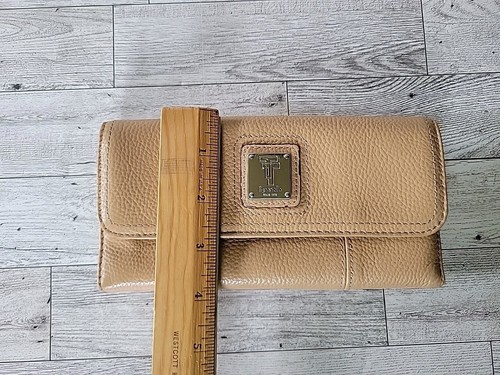 Tignanello Tan Leather Trifold Wallet Snap Zip Closure ID Coin Purse Cards Chain - Picture 5 of 14