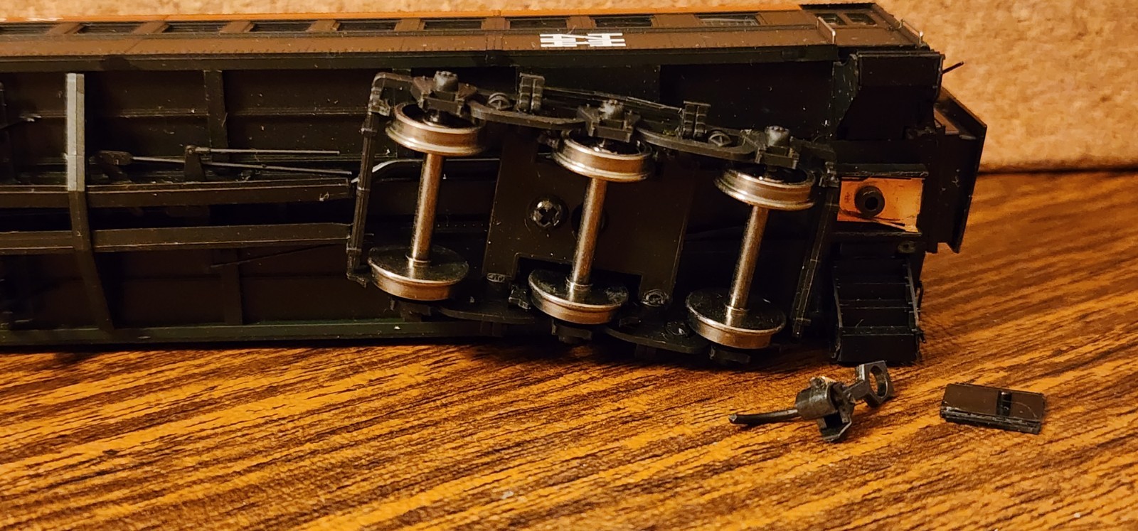 New Haven RR Heavyweight Coach 7888 w Kadee Metel Wheels Branchline Built HO