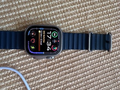 Apple Watch Ultra 2 (2023) GPS + Cellular 49 mm - Titan Titan Natur - Ocean Armb