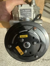 NEW TCCI OEM AC COMPRESSOR FREIGHTLINER ES210L N83-304231T 68026	 