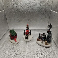 3 St. Nicholas Square Village Accessories Tractor,Wagon,Men w/Dogs-No Battery Pk