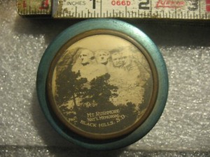 Vintage Mount Rushmore Empty Round Tin Storage Box Accessories 2-Tone 2-1/2"