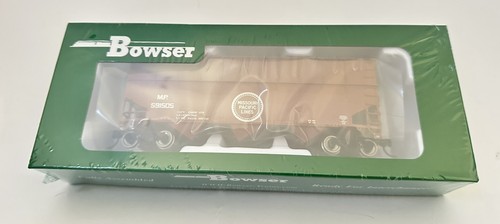 Tolva para astillas de madera Bowser HO 42607 70 toneladas Missouri Pacific Blt 3-53 #591 | Zustand: New