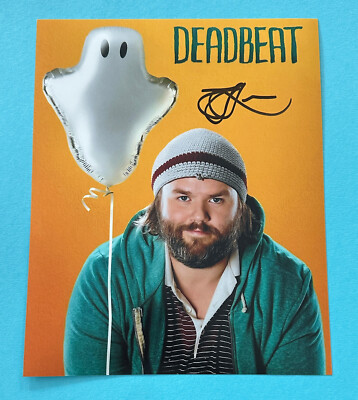 Tyler Labine  -  Deadbeat  - signed, original Autogramm