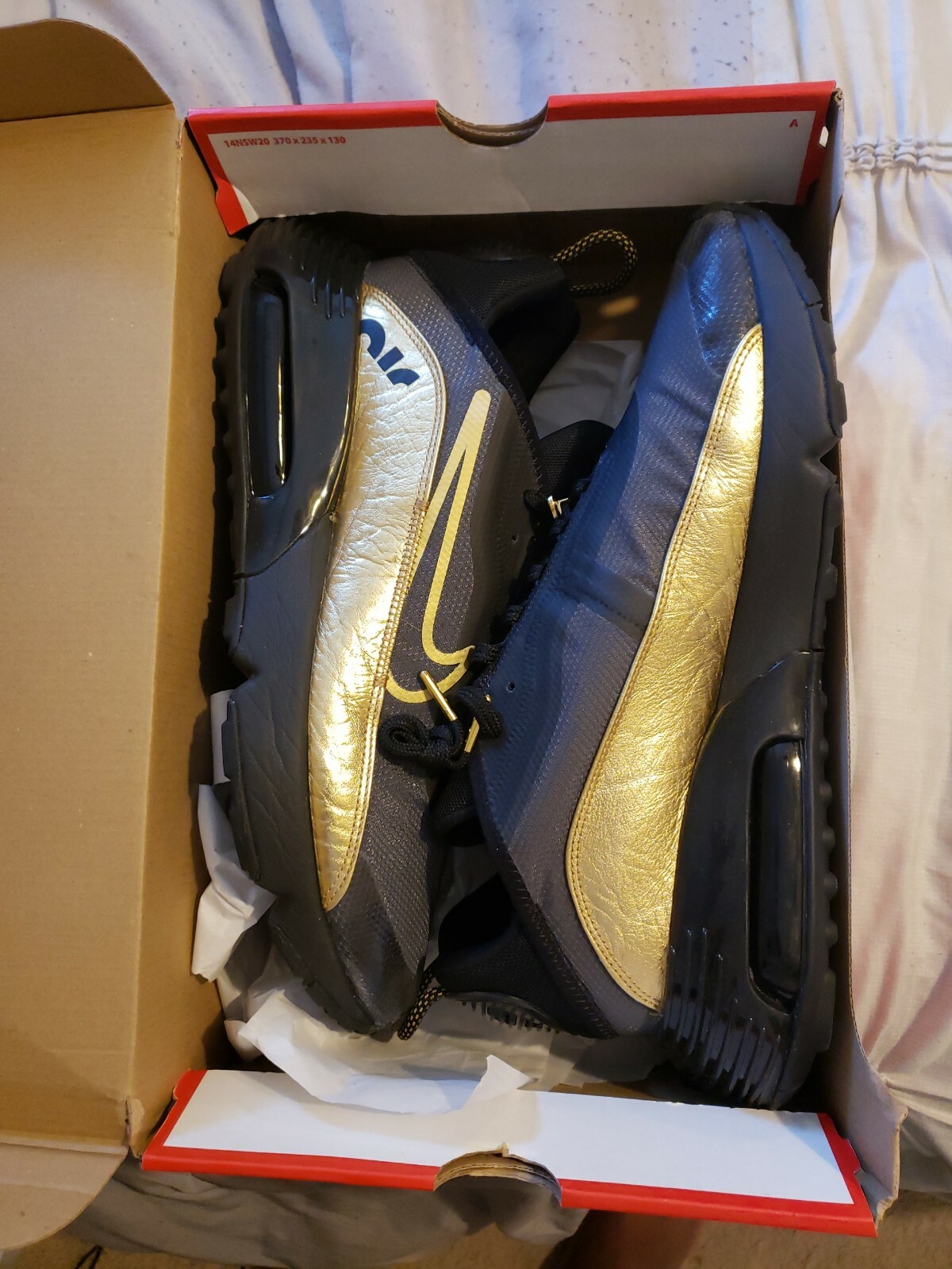 Nike Air Max 2090 Black Metallic Gold 