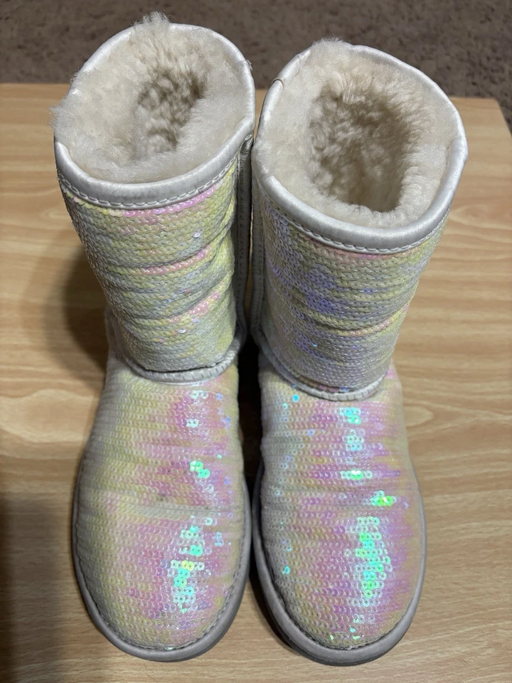 Botas Cortas UGG Blanco Brillante I Do Lentejuelas Iridiscentes Lana Genuina Talla 6 Mujer Foto 2 de 4