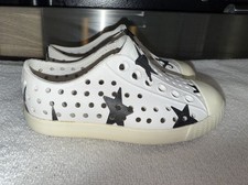 Native Kids Size 5 Slip On Shoes White With Blue Stars