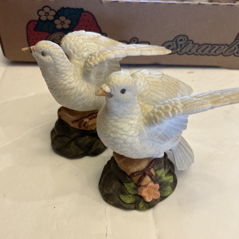 Vintage 1970’s Pair White Turtle Doves Figurines Porcelain Pink Dogwood  #1192