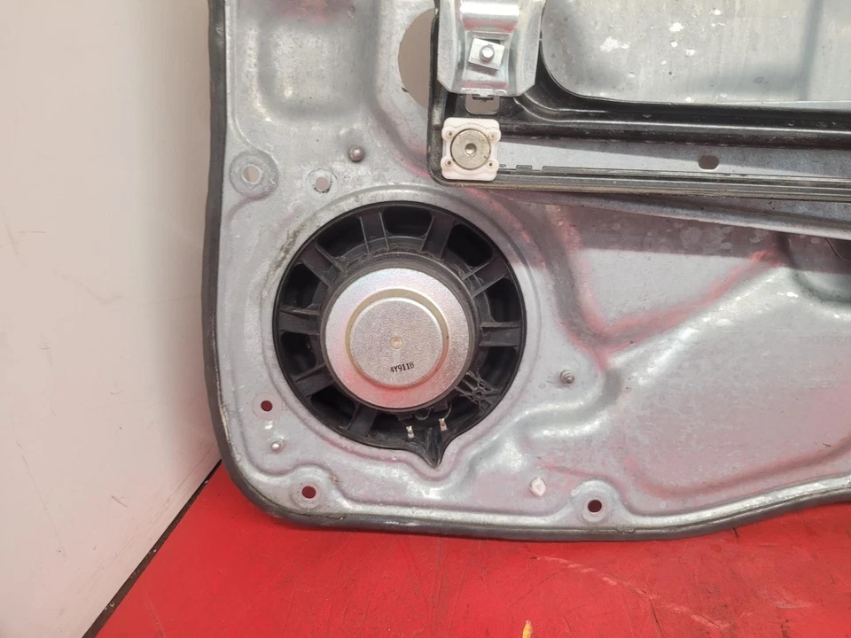 VOLVO V70 WINDOW REGULATOR + MOTOR FRONT PASSENGER SIDE NEARSIDE LH 2015 5 DOOR  - Imagem 3 de 4