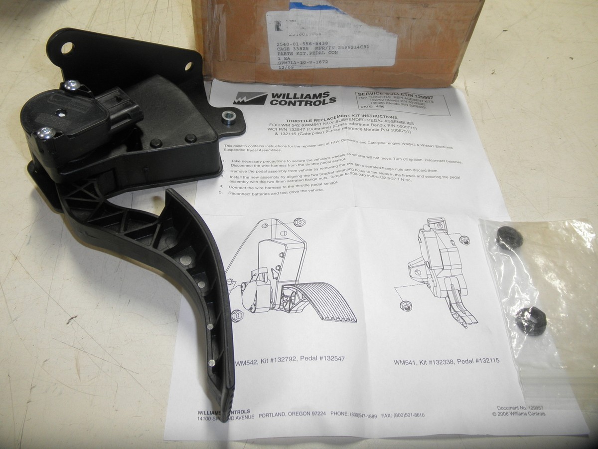 2540-01-556-5438 2596214C91 Kit; Accelerator Pedal Assembly