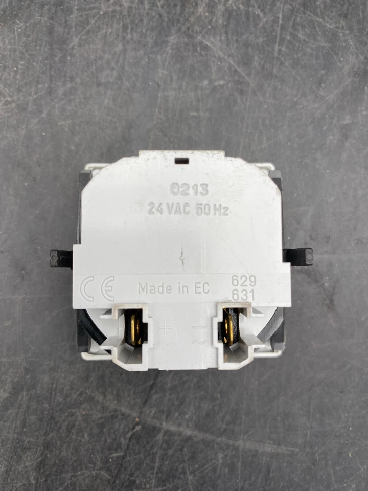 Set Of 3 SOCOMEC 192Q5001 Counter Zone 24VAC 50Hz - Image 2 of 3