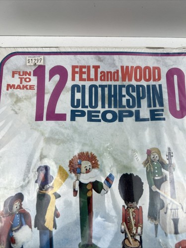 Vintage Arrow 3562 Clothespin People Ornaments Craft Kit Dolls 1976 Felt Wood - Picture 2 of 16