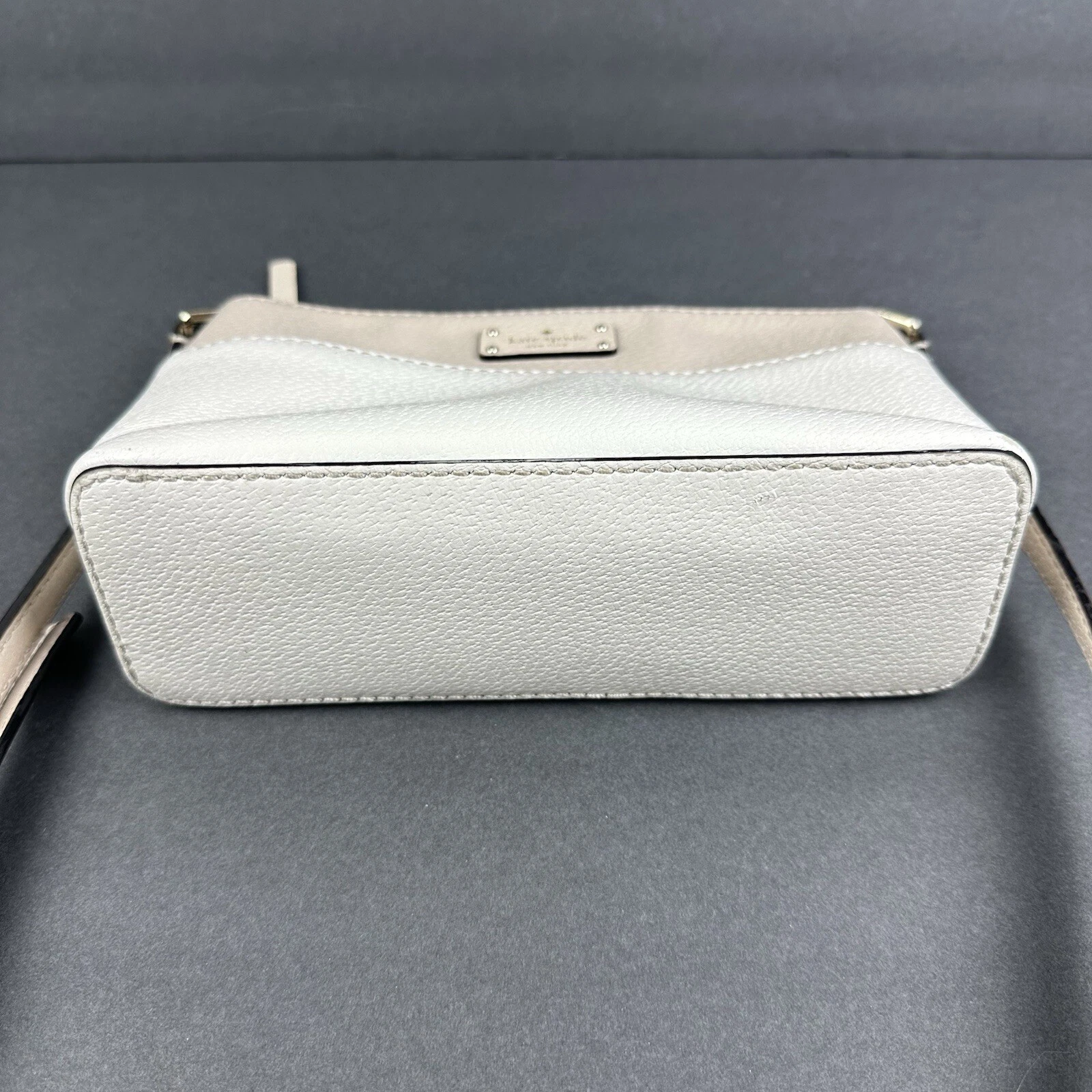 Borsa a tracolla Kate Spade New York Grove Street Millie borsa a mano in pelle beige calda