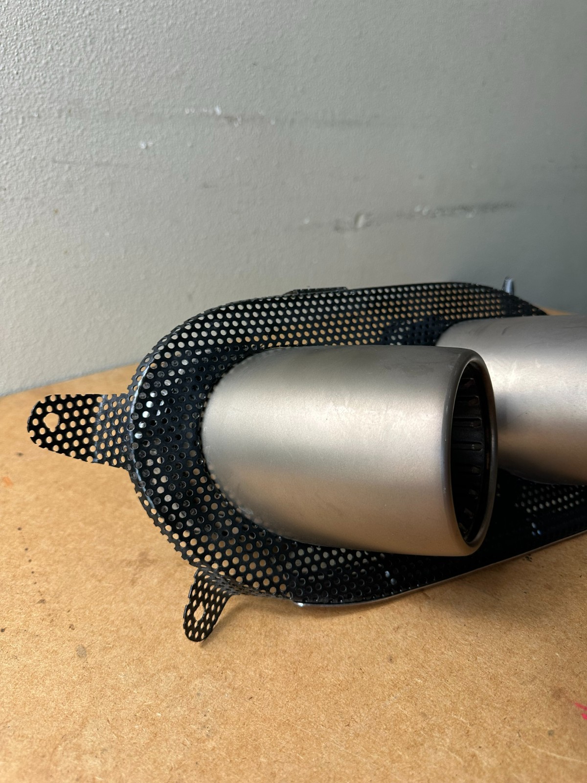 2019-2021 FERRARI ROMA LEFT EXHAUST TIPS OEM 922164