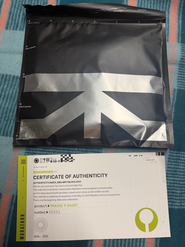DESTINY BUNGIE MARATHON Large COLLECTORS GRADE CERTIFICATE SEALED TRAXUS T-SHIRT