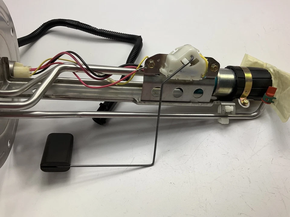 Conjunto de suspensión de bomba de combustible Napa P74860S Foto 3 de 4