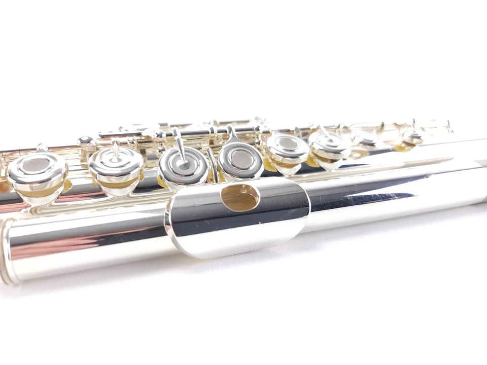 Yamaha 262 Intro Intermediate Open Hole C Foot Flute Reconditioned +Warranty - Image 2 of 4