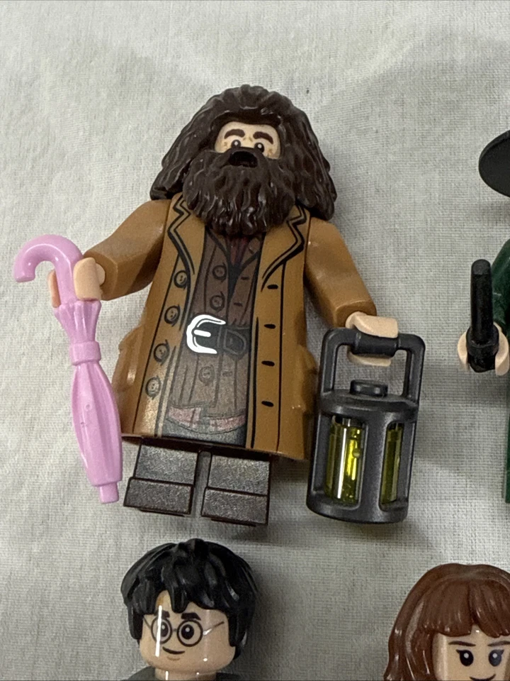 LEGO Harry Potter Minifiguras del Gran Salón de Hogwarts (75954) Usado Lote de 9 Foto 2 de 4