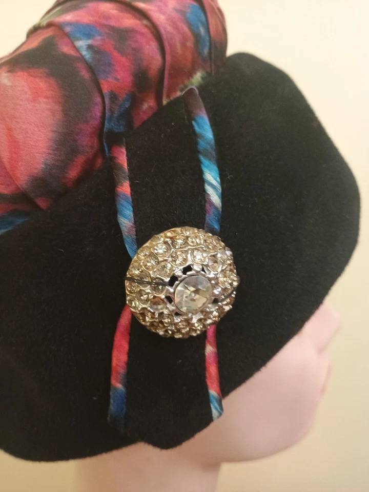 Vintage 1960's Coronet Black Felt Hat With Pink Satin Crown - Image 3 of 4