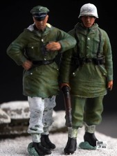 1/72 Painted 2pcs German Army Winter Battlefield Officers and Soldiers Model