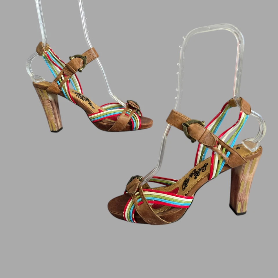 Sandalias Naughty Monkey de 4" de tacón multicolor con tiras y hebilla para mujer talla 8,5 Foto 2 de 4