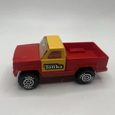 Vintage 1978 TONKA Red & Yellow 3.5" Pickup Truck Pressed Metal & Plastic Car