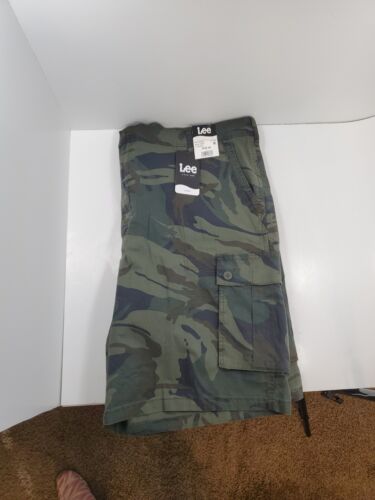 Lee Cargo Shorts Mens Size 46 Relaxed Fit 112316639 Moss Green Camo - Picture 1 of 4