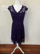 Adrienne Papell Purple Lace Cocktal Dress Size 6 Knee Lenght Good Condition