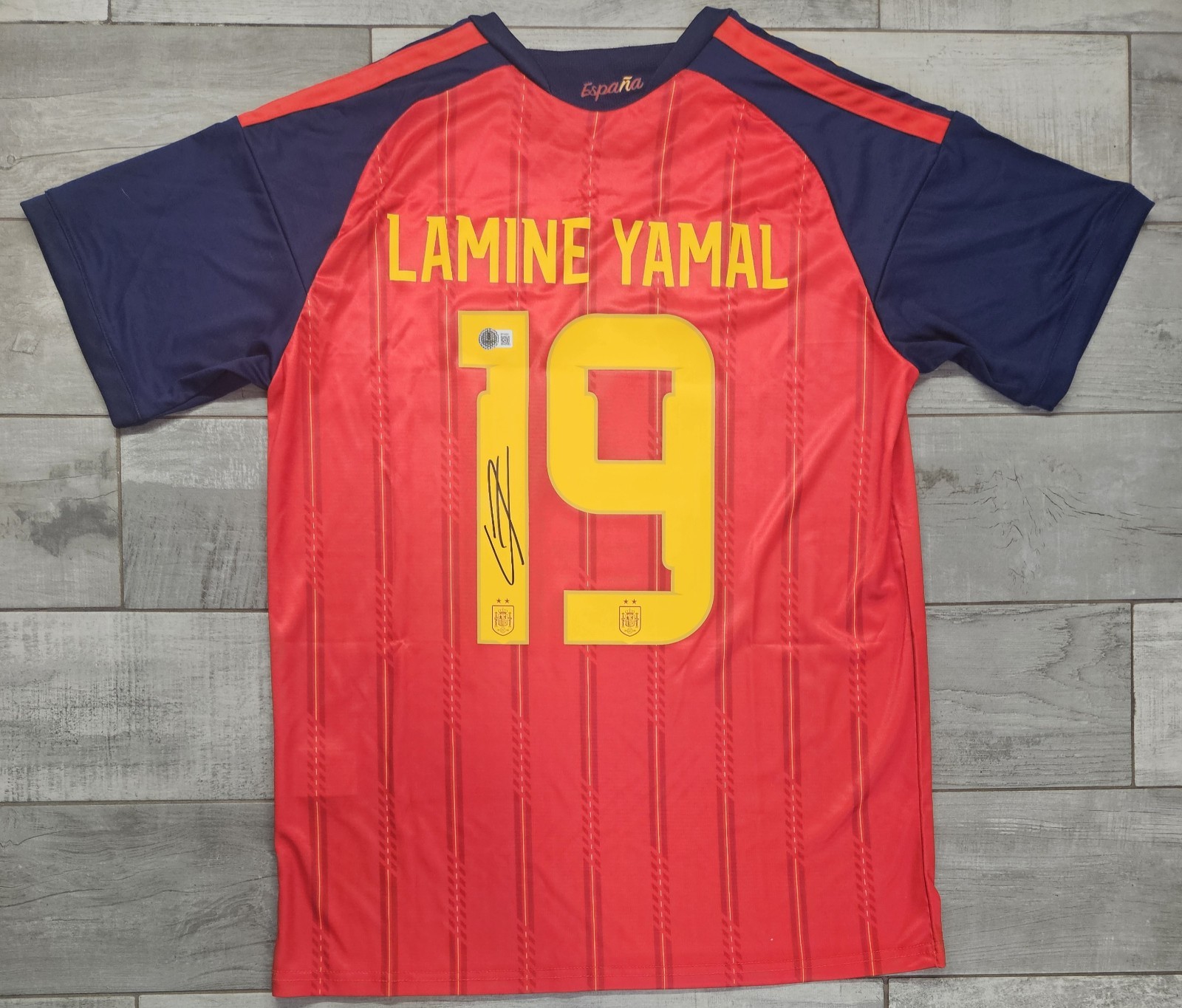 Lamine Yamal Signed Autographed #19 Spain Large Jersey Beckett BAS COA