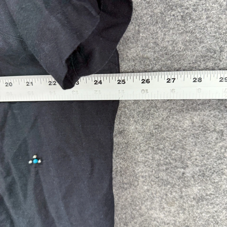 Camisa feminina Lemon Grass 22W plus preta com colarinho abotoado linho manga curta - Imagem 4 de 4