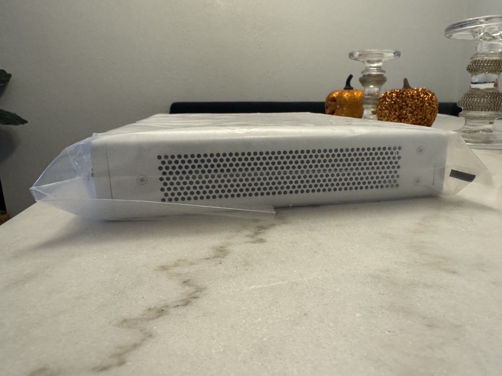 как выглядит Sophos XGS 128w Rev.2  BRAND NEW SEALED Unregistered Serial WiFi Model фото