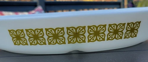 Vintage Pyrex Cinderella Oval Verde Floral Flowers 1.4 Qt Divided No Lid