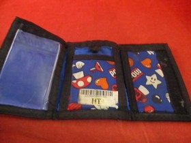 Super Mario Bros. Lenticular Hologram Wallet Avon Nintendo NES Trifold *DAMAGED*