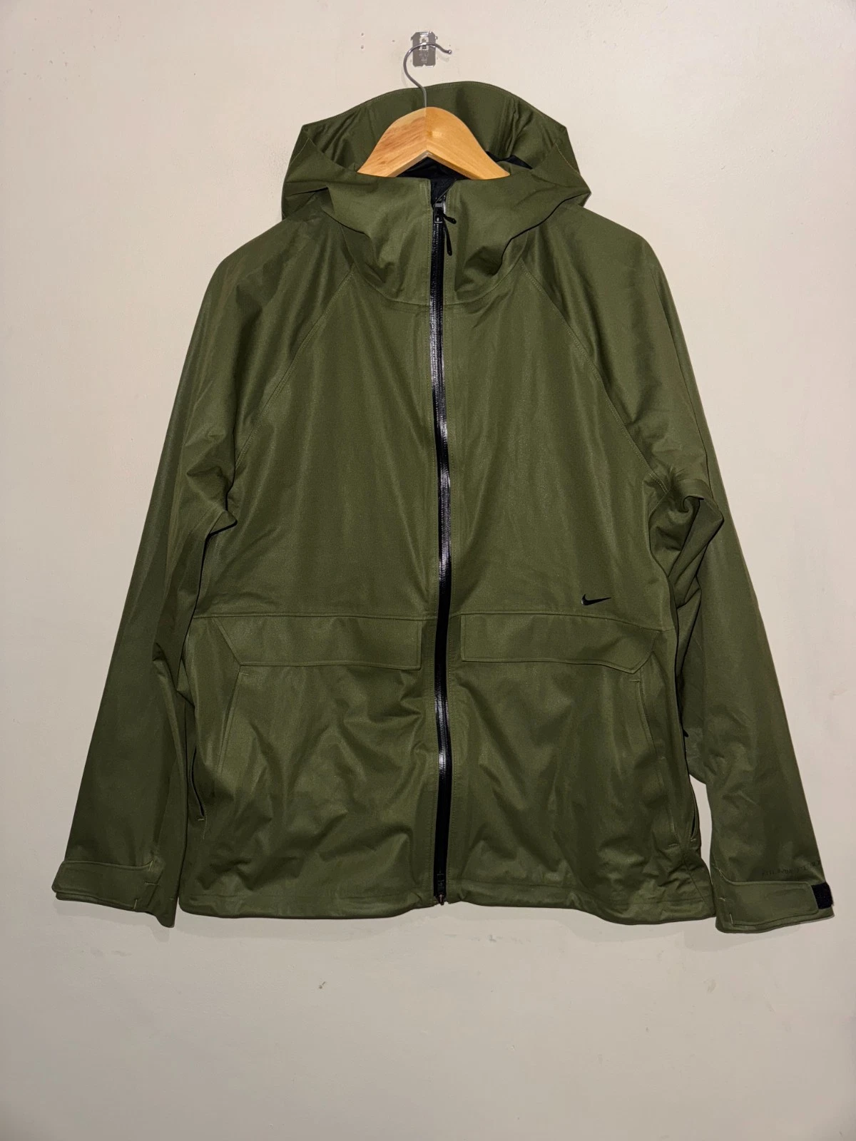 Men's Nike Storm-Fit ADV A.P.S Fitness Jacket Rough Green DQ6640-326 Size L $250