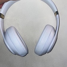 Beats by Dr. Dre White Over-Ear Headphones Headband Double Ear-Cup