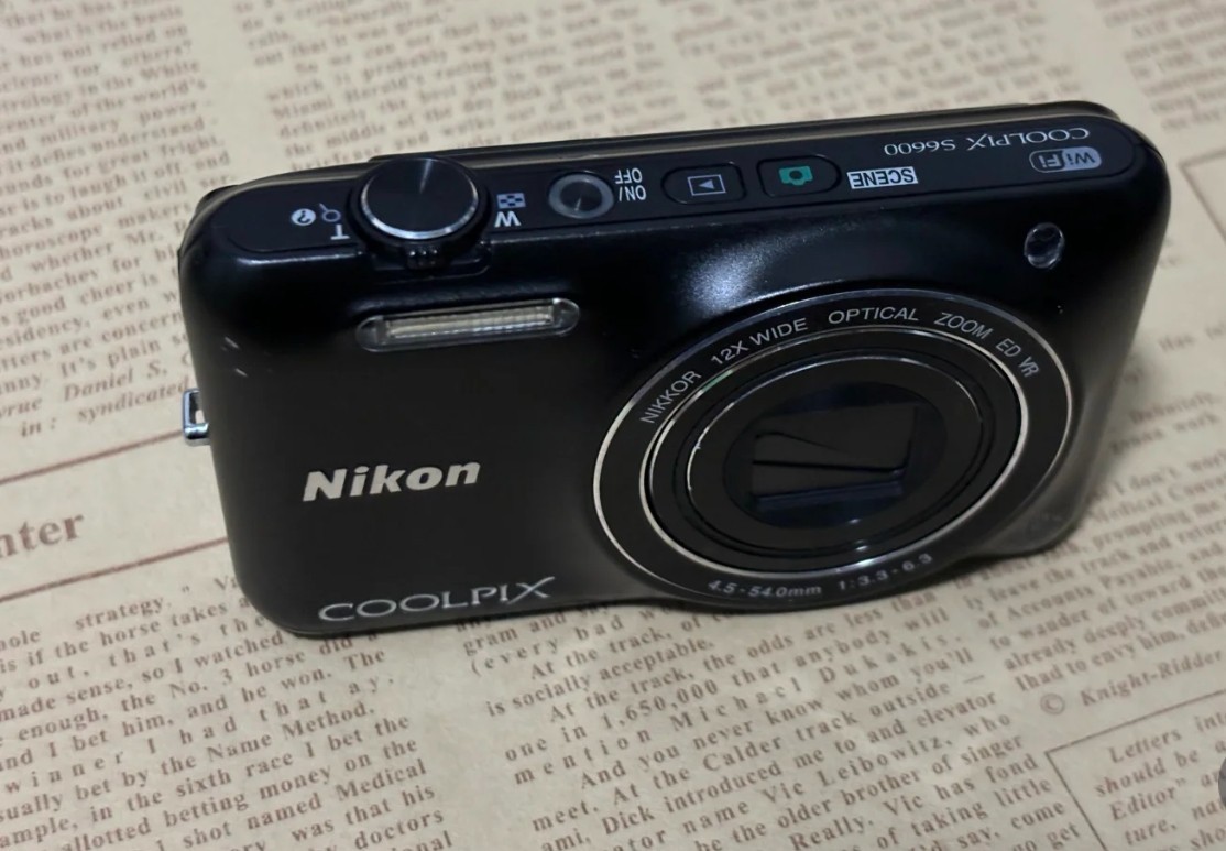 Nikon Coolpix S6600 16.0MP Compact Digital Camera 12x Zoom English