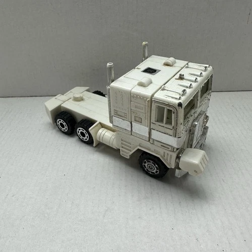 Ultra Magnus CAB ONLY RT 1986 G1 Transformers Freightliner COE Action Figure