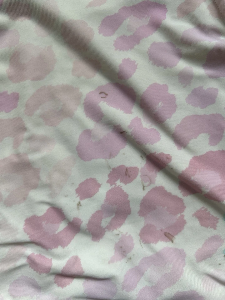 Traje de baño Posh Peanut reversible estampado de leopardo y cara sonriente Foto 3 de 4