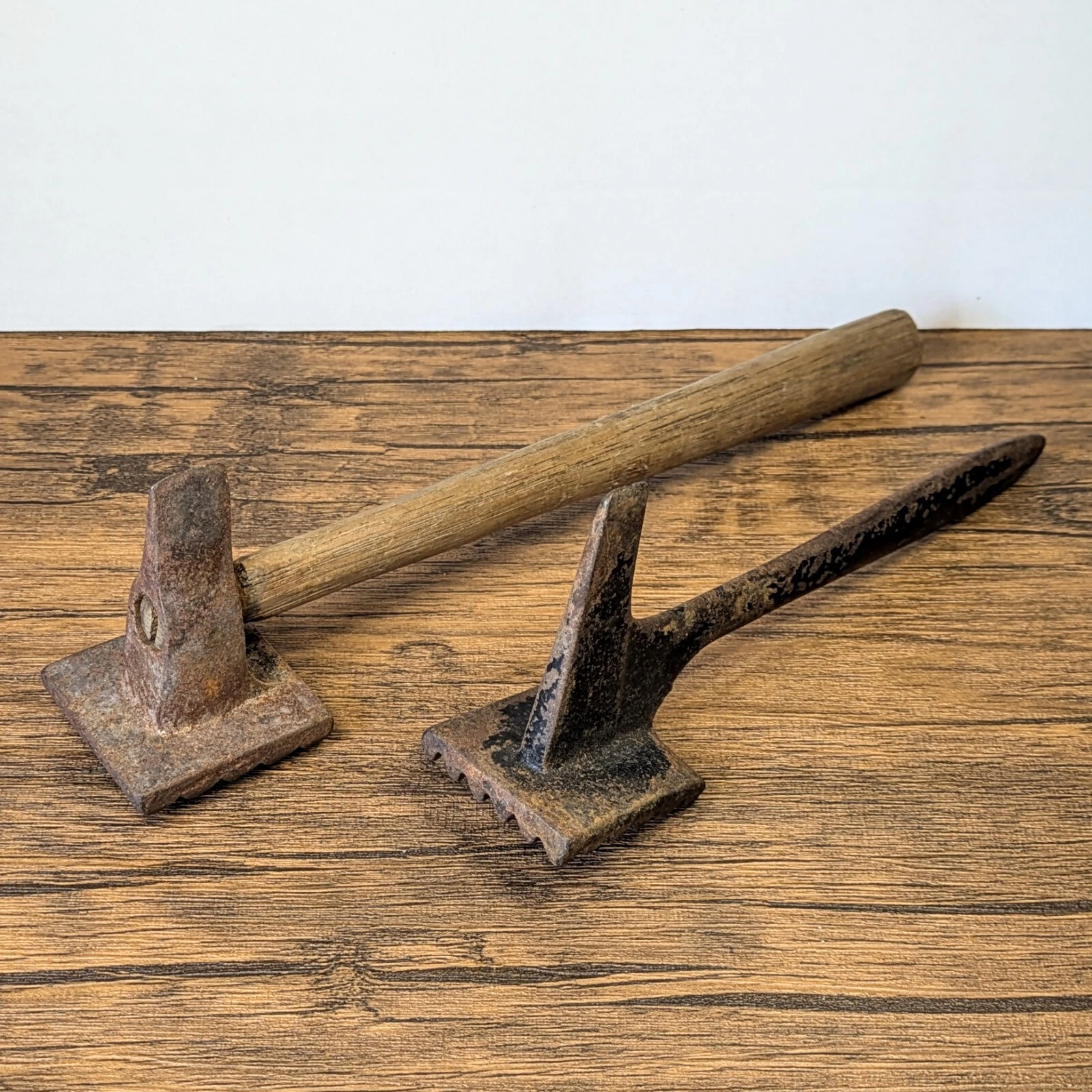 Vintage - Set of 2 Cast Iron Meat Tenderizer, 9½" Wood Handle & 8" Metal Handle
Opens in a new windo