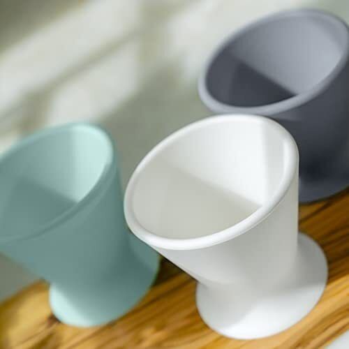 B Kee Baby Bottle Holder for One Hand Use Silicone BPA Free Easy Cleanup - Picture 14 of 16