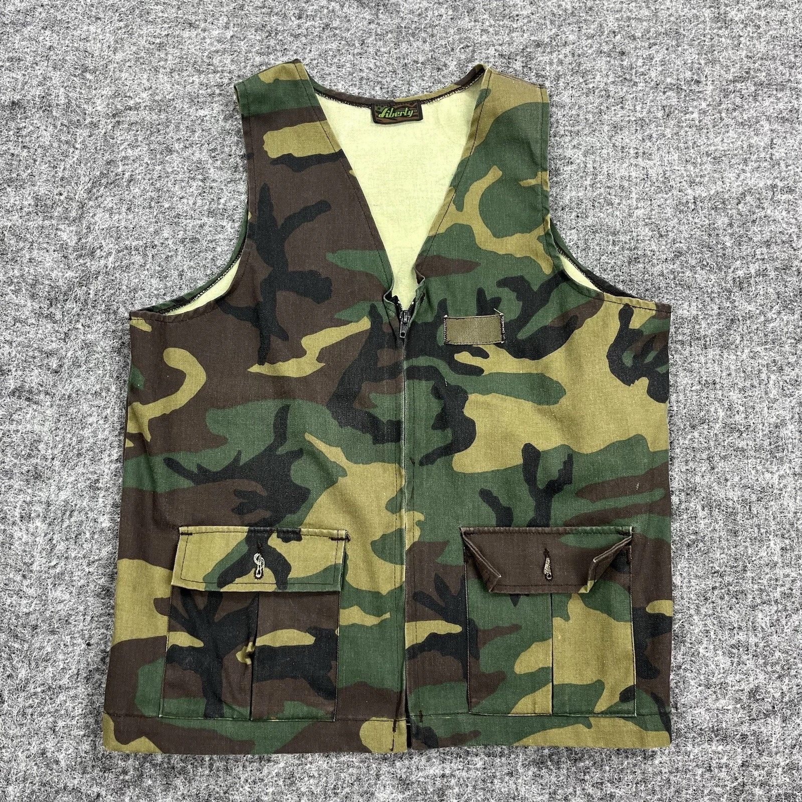 Vintage Liberty Vest Mens Small Green Camo Hunting Camping Photography