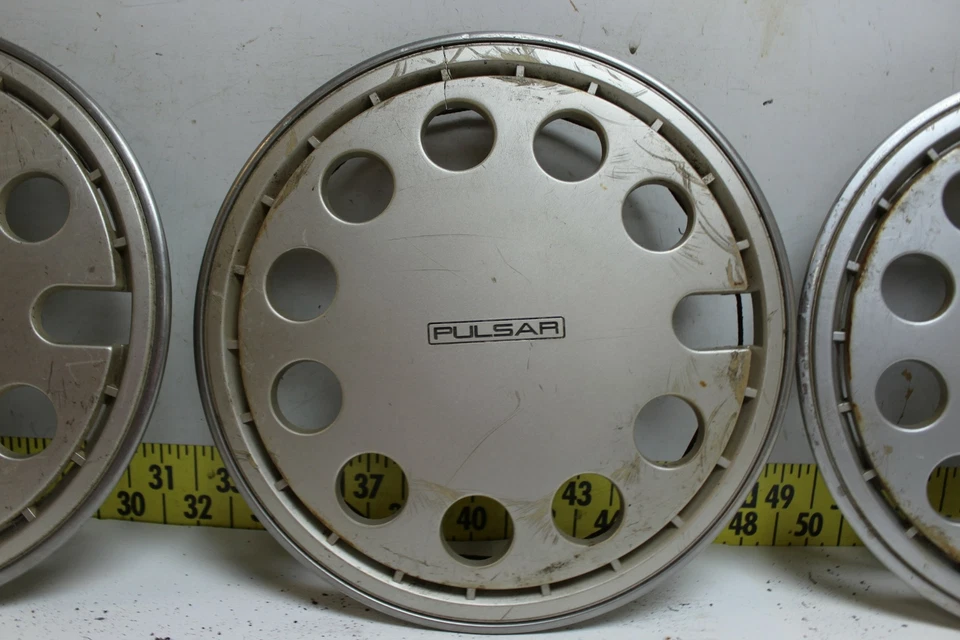 Used OEM Nissan Set of 4 13" Hub Caps 4031533M00 1985-1986 Pulsar (3414) - Image 4 of 4