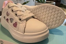 dot & zazz Girl’s White / Silver / Multicolor Hearts Sneakers Toddler Size 8