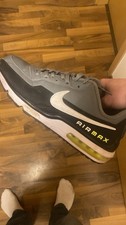 Nike Air Max Sneaker Herren Größe EU45 Grau...