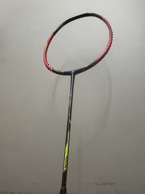 Yonex Voltric Z Force 4UG5 Badmintonschläger unbesaitet